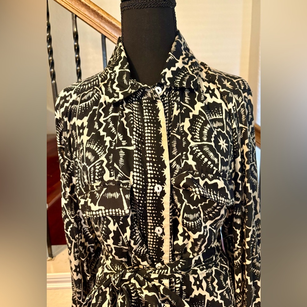 Elegant Omika Black and White Maxi Dress - Picture 2 of 10